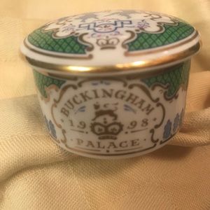 The Royal Collection Buckingham palace fine China